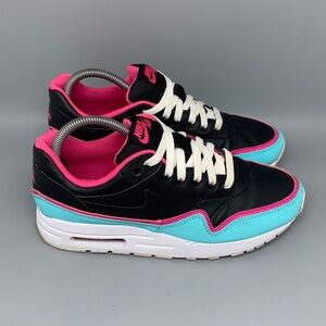 Nike Air Max 1 Black Pink Blue Running Shoes BV0052-001 Men’s Sz 7 / Women’s 8.5